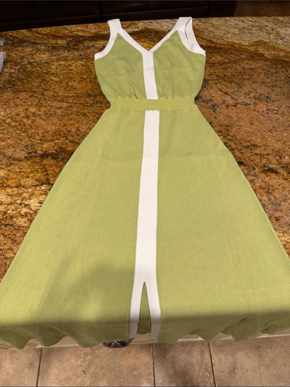 Contrast trim slit front ribbed knit maxi dress - Picture 3 of 7
